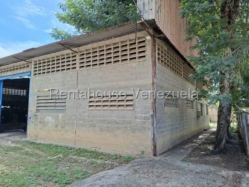 Comercial (Galpon - Deposito) en Venta en Santa Lucia, Miranda - 3