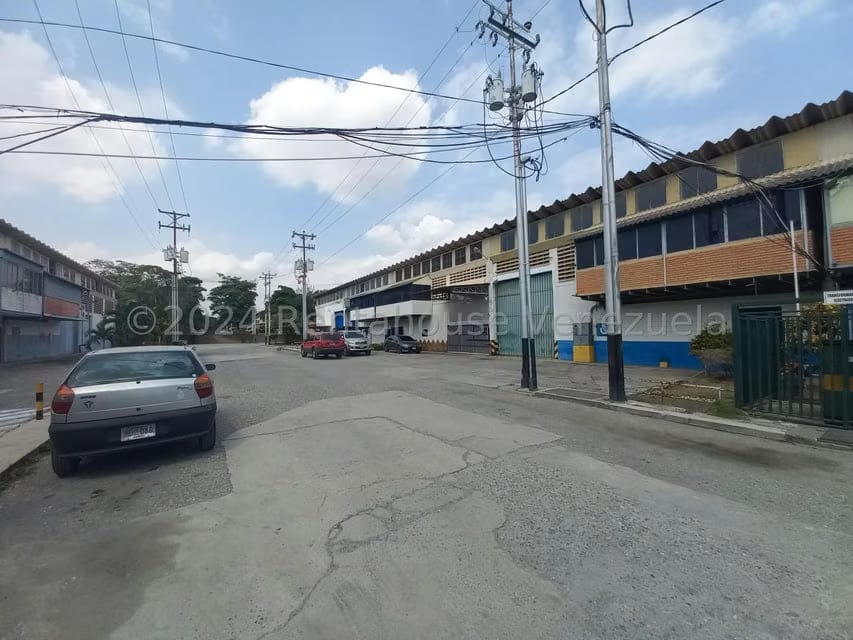 Comercial (Galpon - Deposito) en Venta en Zona Industrial 2, Lara - 2