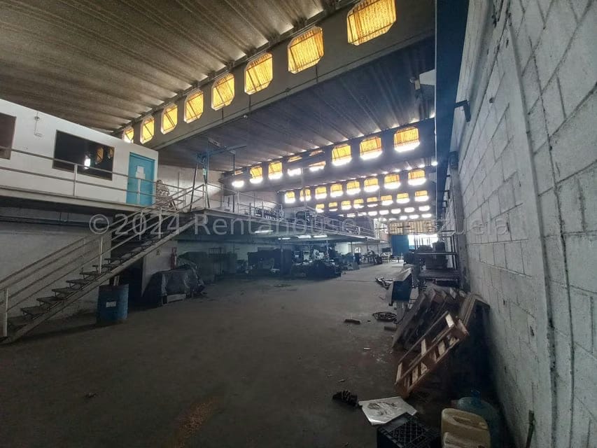 Comercial (Galpon - Deposito) en Venta en Zona Industrial 2, Lara - 16