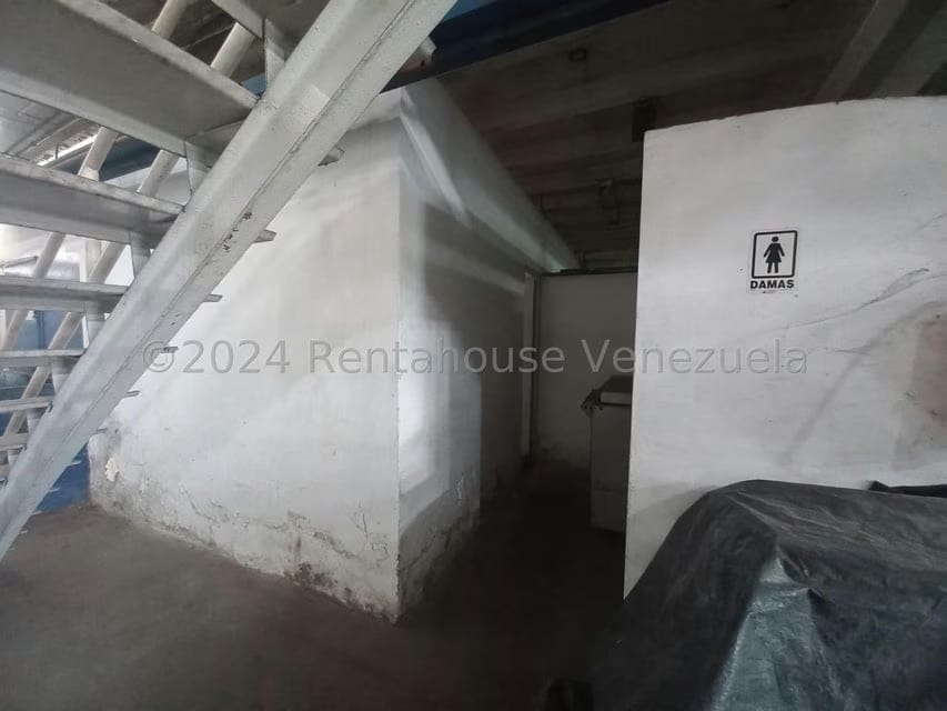 Comercial (Galpon - Deposito) en Venta en Zona Industrial 2, Lara - 17