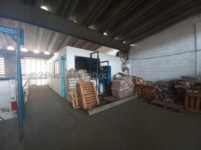 Comercial (Galpon - Deposito) en Venta en Zona Industrial 2, Lara - 22