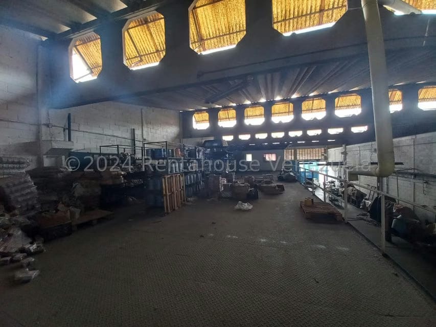 Comercial (Galpon - Deposito) en Venta en Zona Industrial 2, Lara - 23