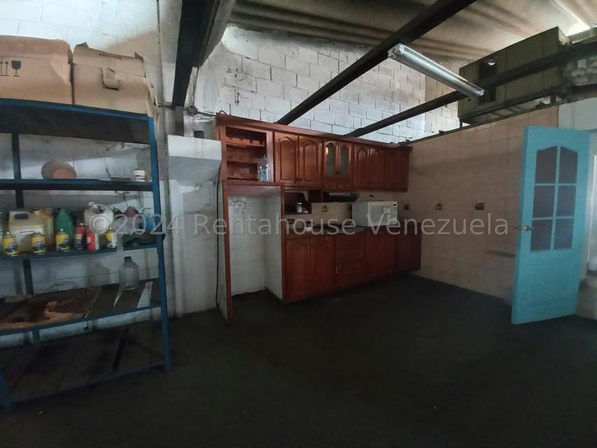 Comercial (Galpon - Deposito) en Venta en Zona Industrial 2, Lara - 27