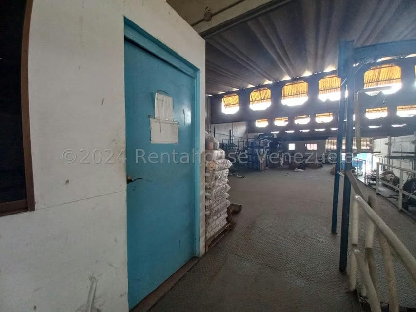 Comercial (Galpon - Deposito) en Venta en Zona Industrial 2, Lara - 40