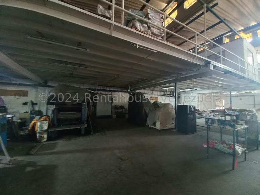 Comercial (Galpon - Deposito) en Venta en Zona Industrial 2, Lara - 42