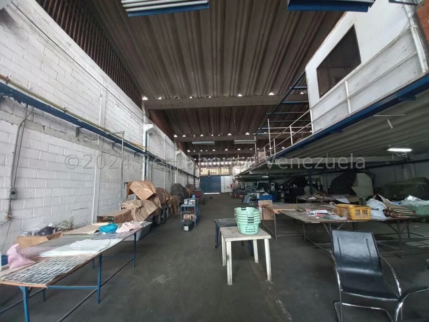Comercial (Galpon - Deposito) en Venta en Zona Industrial 2, Lara - 44