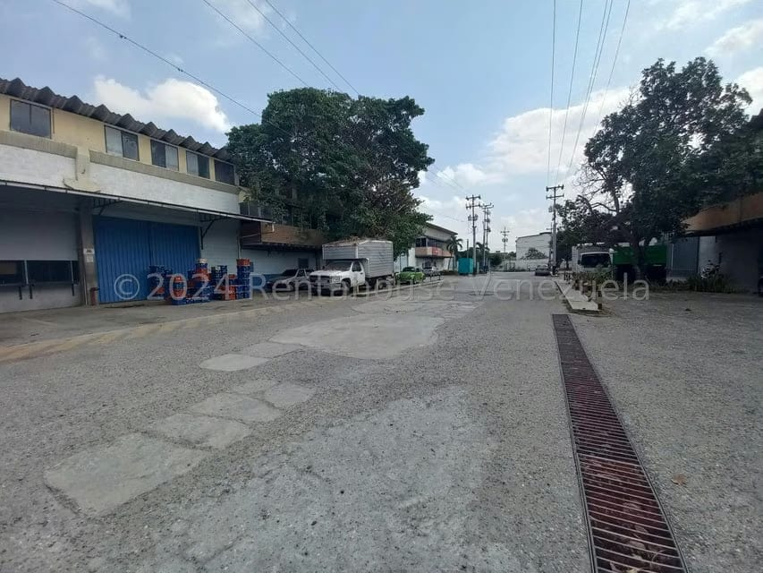 Comercial (Galpon - Deposito) en Venta en Zona Industrial 2, Lara - 46