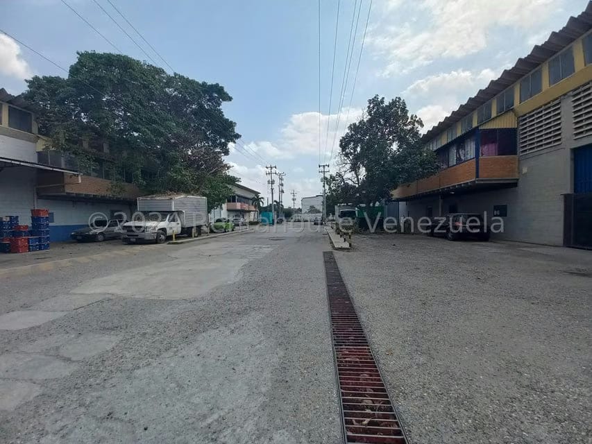 Comercial (Galpon - Deposito) en Venta en Zona Industrial 2, Lara - 47