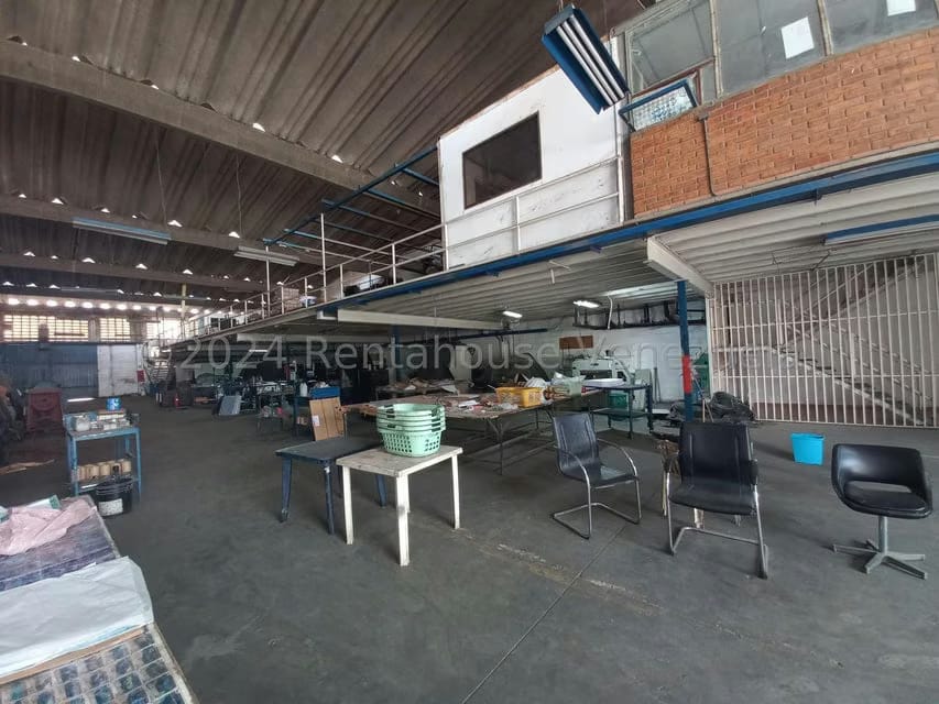 Comercial (Galpon - Deposito) en Venta en Zona Industrial 2, Lara - 56