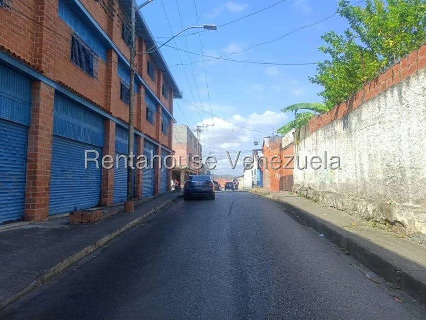 Comercial (Edificio) en Alquiler en Santa Teresa del Tuy, Miranda - 5