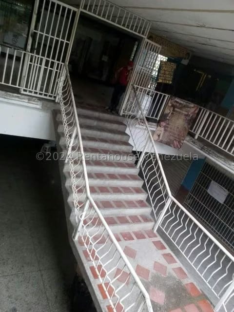Comercial (Local Comercial) en Venta en Trapichito, Miranda - 35