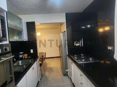 Apartamento en Venta Remodelado en Ciudad Casarapa - 6
