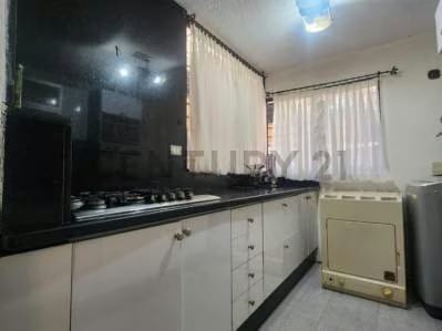 Apartamento en Venta Remodelado en Ciudad Casarapa - 7