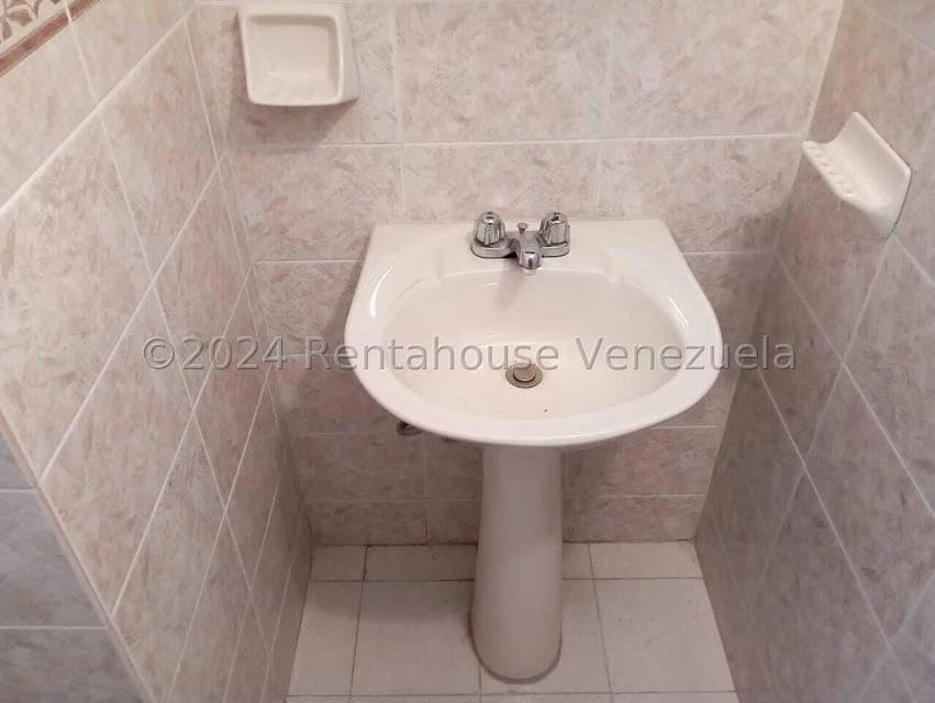 Casa (1 Nivel) en Venta en Avenida los Proceres, Merida - 34