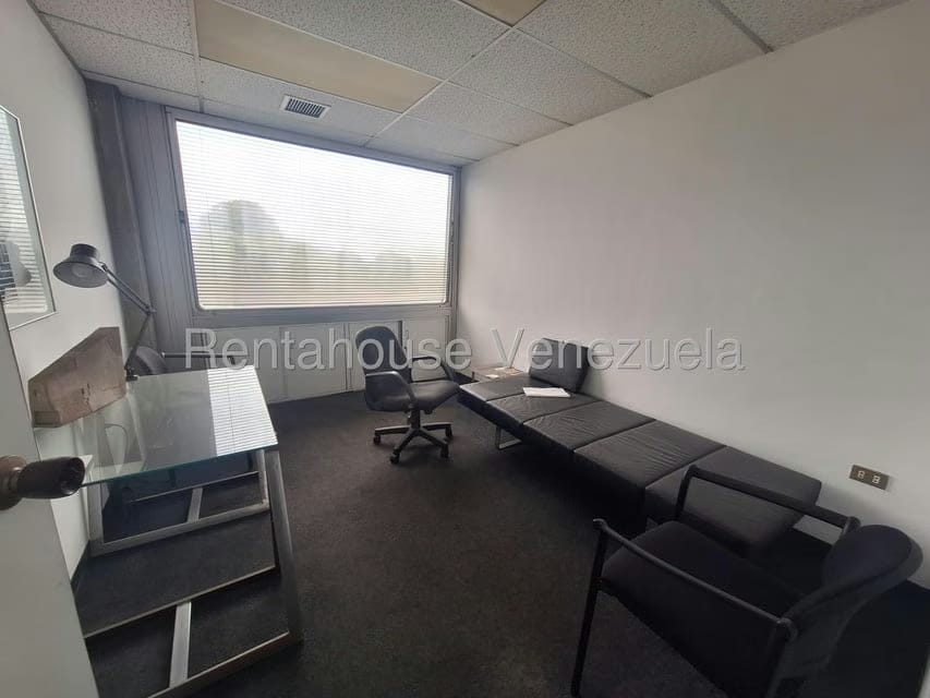 Comercial (Oficina) en Alquiler en Santa Paula, Distrito Metropolitano - 12