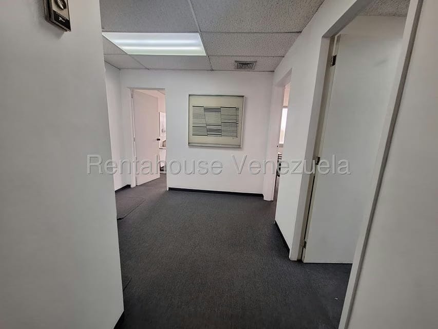 Comercial (Oficina) en Alquiler en Santa Paula, Distrito Metropolitano - 8