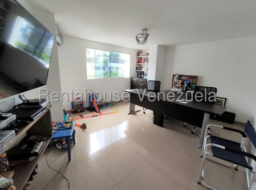 Casa (Multipes Niveles) en Venta en Los Castores, Miranda - 42