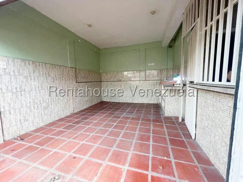 Comercial (Local Comercial) en Alquiler en Almarriera, Lara - 5