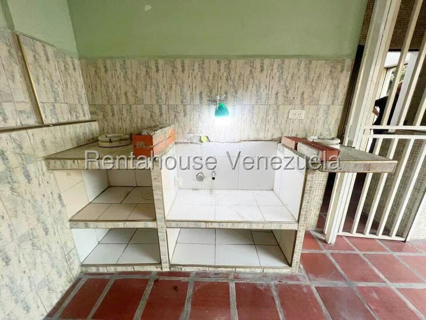 Comercial (Local Comercial) en Alquiler en Almarriera, Lara - 8