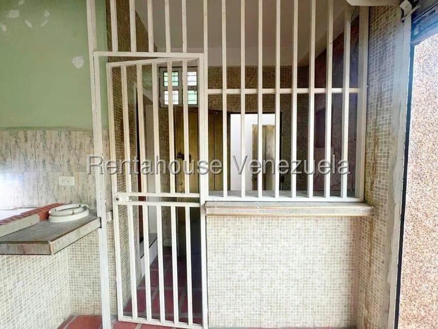 Comercial (Local Comercial) en Alquiler en Almarriera, Lara - 9