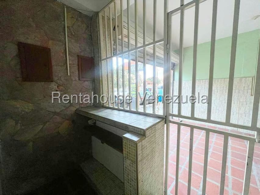 Comercial (Local Comercial) en Alquiler en Almarriera, Lara - 10
