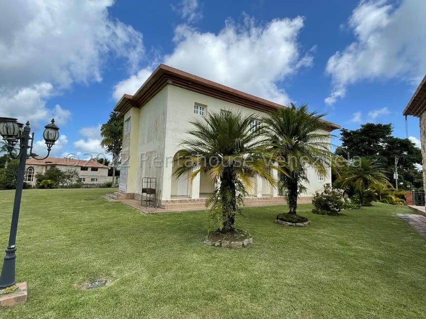 Casa (Colonial) en Venta en Sector Cantarrana, Miranda - 2