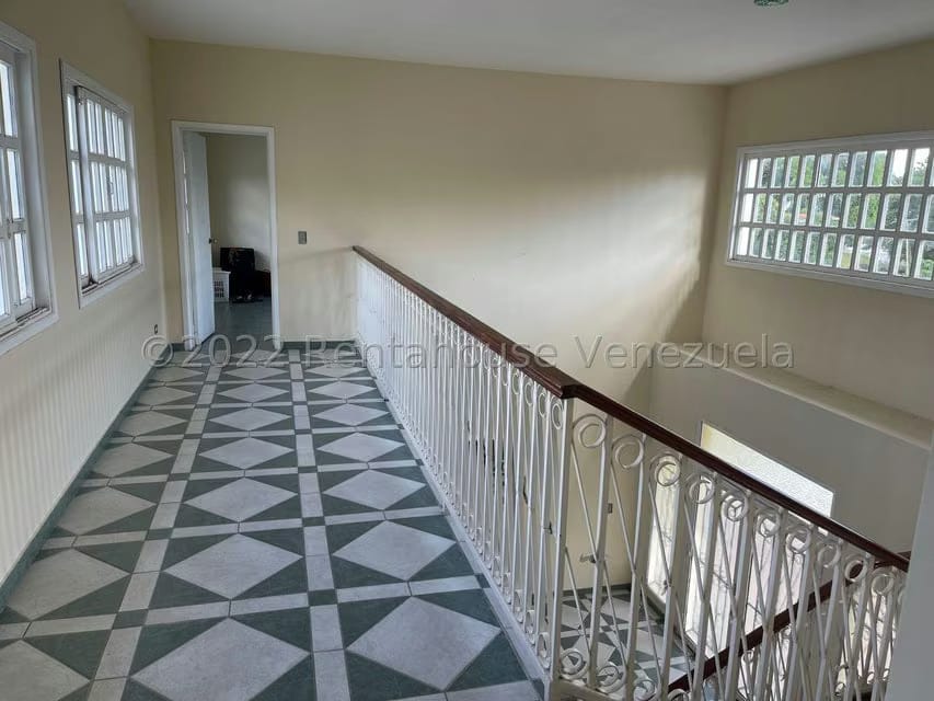 Casa (Colonial) en Venta en Sector Cantarrana, Miranda - 17