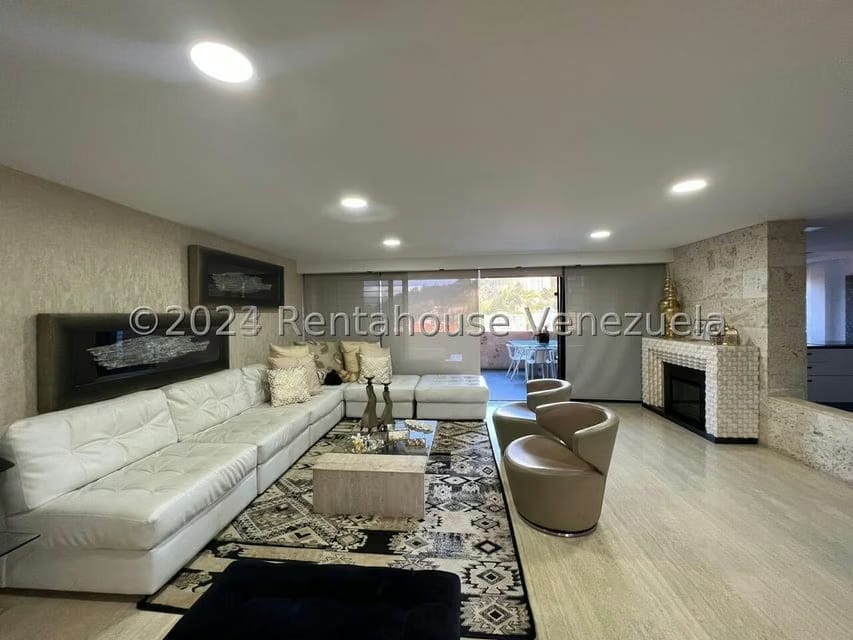 Apartamento (Multiples Niveles) en Venta en La Tahona, Distrito Metropolitano - 2