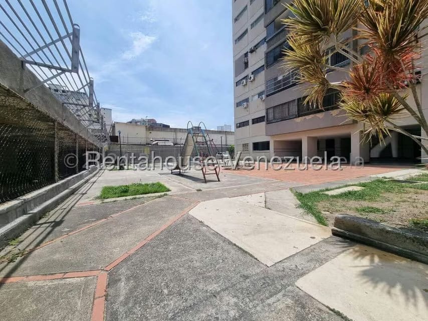 Apartamento (1 Nivel) en Venta en Parroquia Santa Rosa, Lara - 28