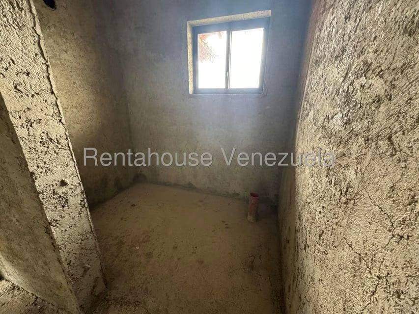 Casa (Duplex) en Venta en Oripoto, Distrito Metropolitano - 17