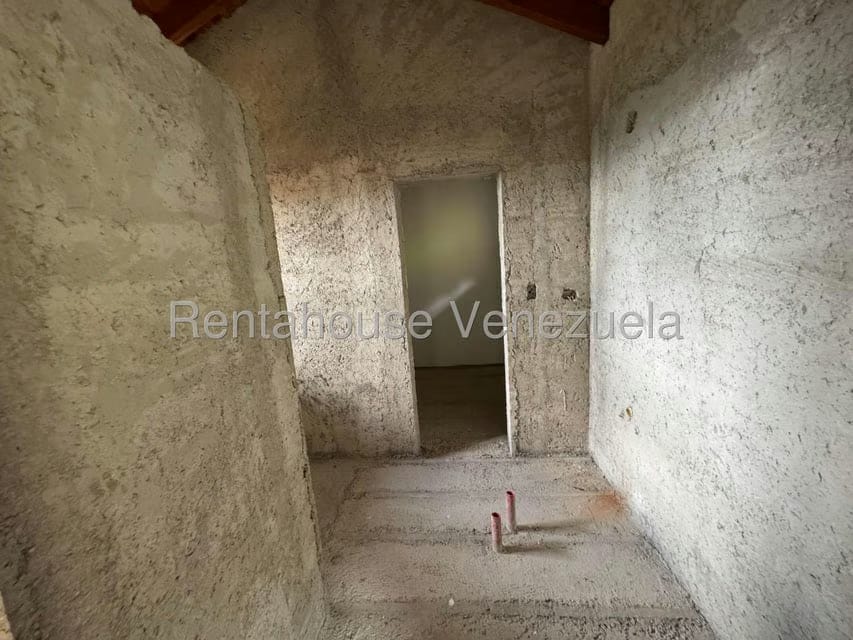 Casa (Duplex) en Venta en Oripoto, Distrito Metropolitano - 18