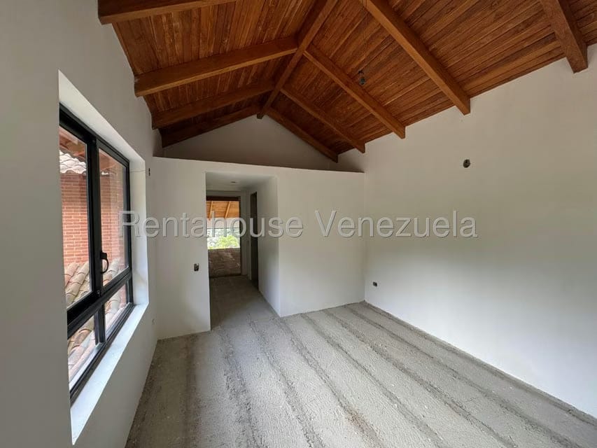 Casa (Duplex) en Venta en Oripoto, Distrito Metropolitano - 23