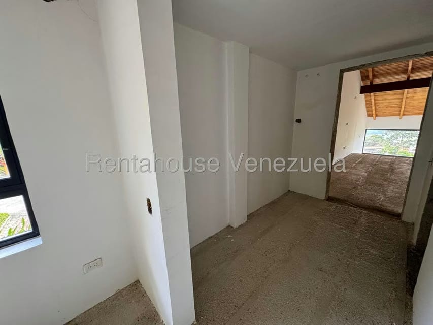Casa (Duplex) en Venta en Oripoto, Distrito Metropolitano - 24