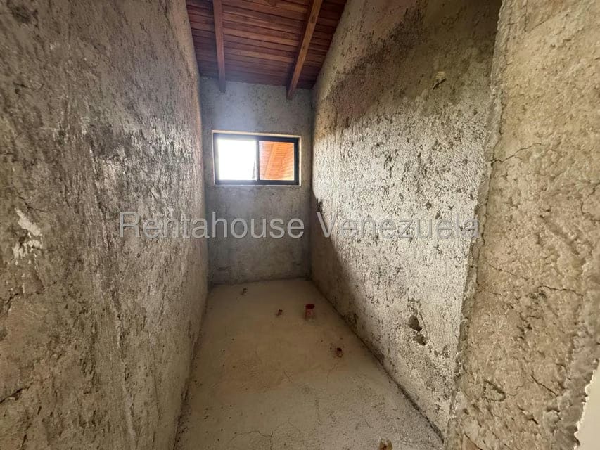 Casa (Duplex) en Venta en Oripoto, Distrito Metropolitano - 25