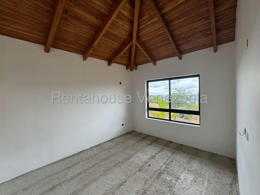 Casa (Duplex) en Venta en Oripoto, Distrito Metropolitano - 26