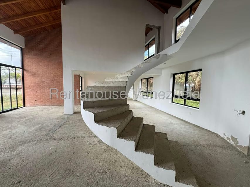 Casa (Duplex) en Venta en Oripoto, Distrito Metropolitano - 5