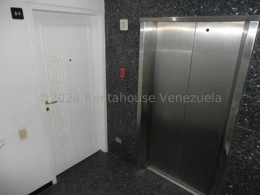 Apartamento (1 Nivel) en Venta en Miranda, Distrito Metropolitano - 4