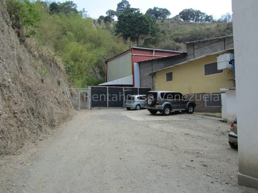 Comercial (Galpon - Deposito) en Venta en Mariche, Distrito Metropolitano - 3