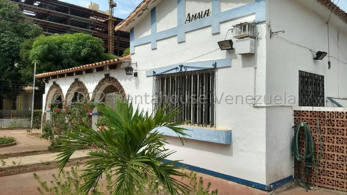 Casa (Colonial) en Venta en Avenida Baralt, Zulia - 2