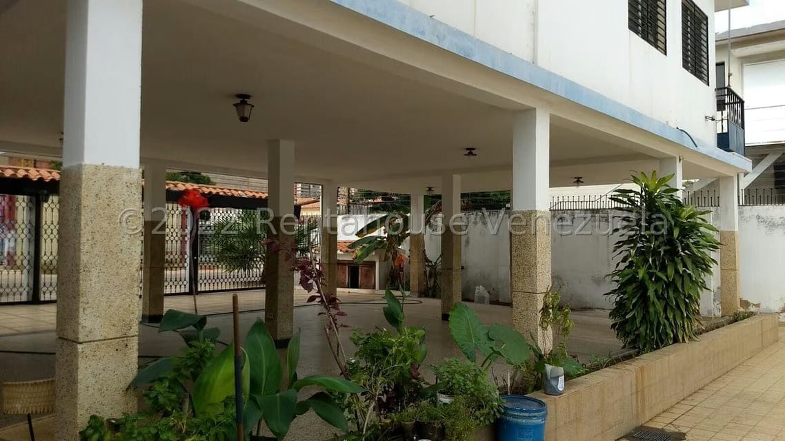Casa (Colonial) en Venta en Avenida Baralt, Zulia - 19