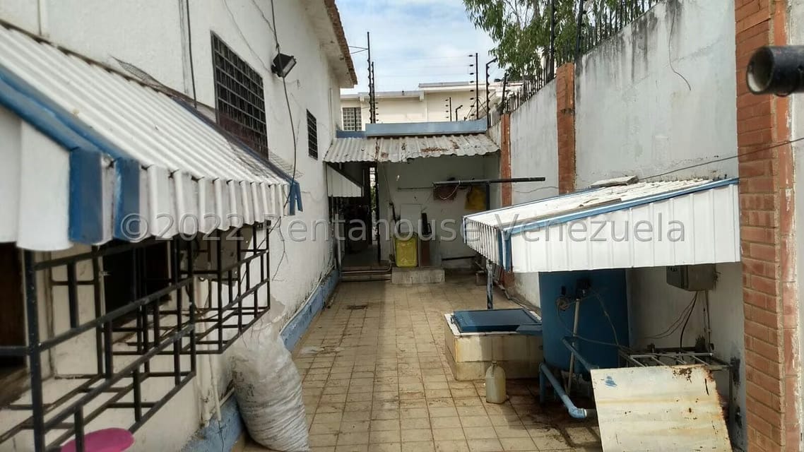 Casa (Colonial) en Venta en Avenida Baralt, Zulia - 25