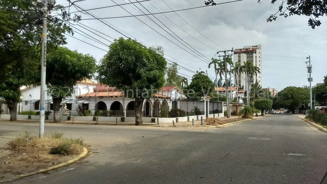 Casa (Colonial) en Venta en Avenida Baralt, Zulia - 4