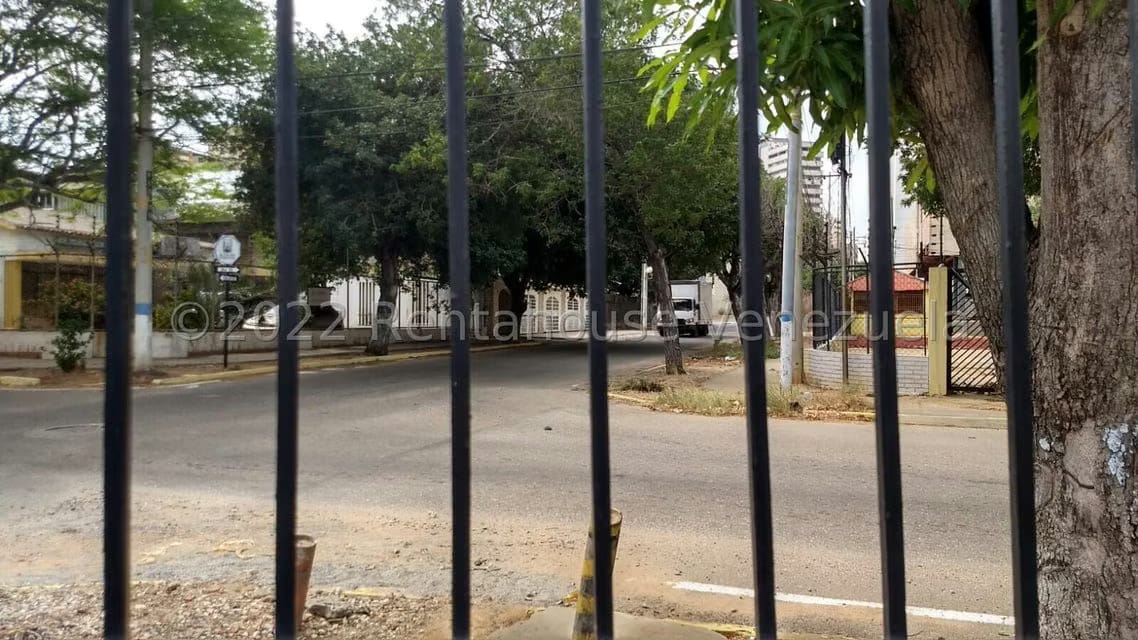 Casa (Colonial) en Venta en Avenida Baralt, Zulia - 33