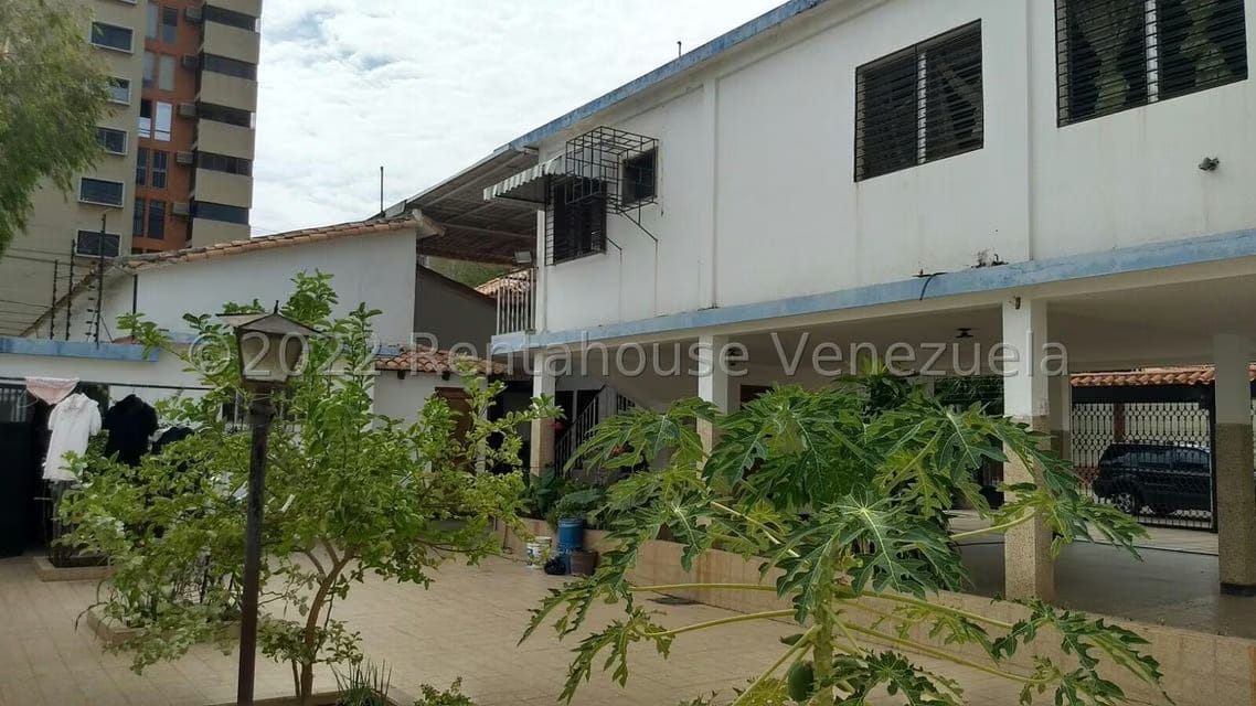 Casa (Colonial) en Venta en Avenida Baralt, Zulia - 36
