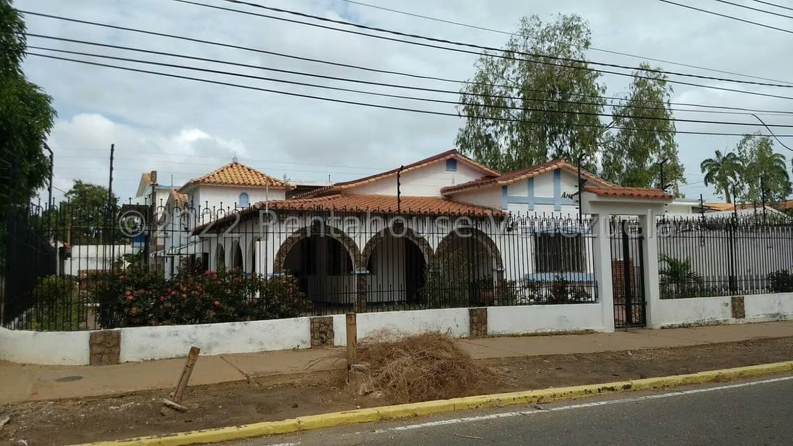 Casa (Colonial) en Venta en Avenida Baralt, Zulia - 9