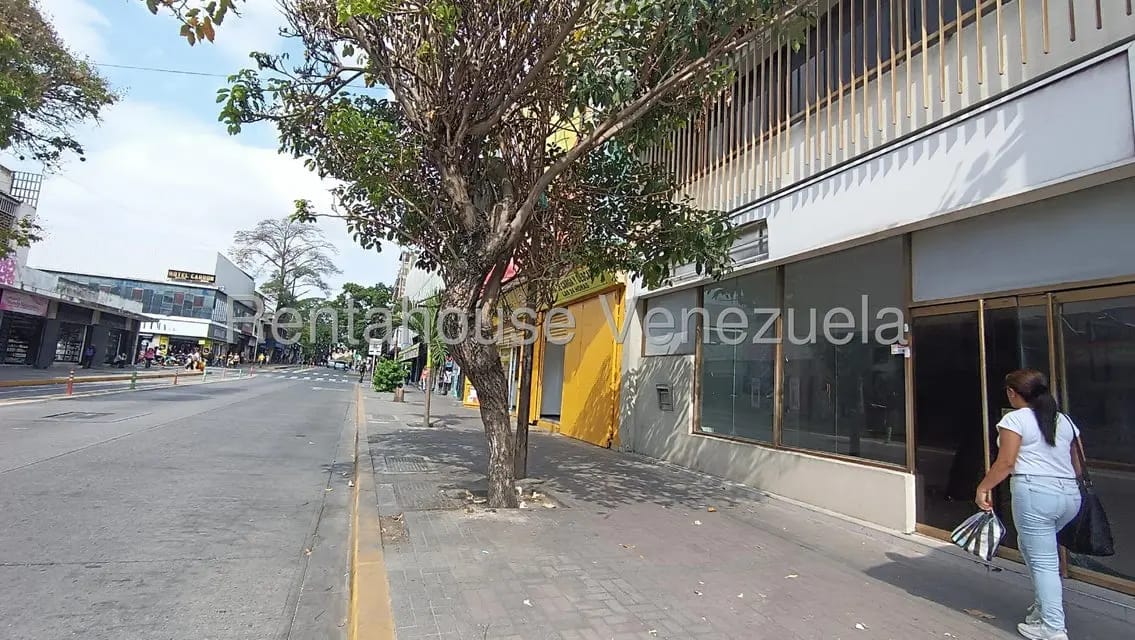 Comercial (Local Comercial) en Alquiler en Centro, Lara - 26