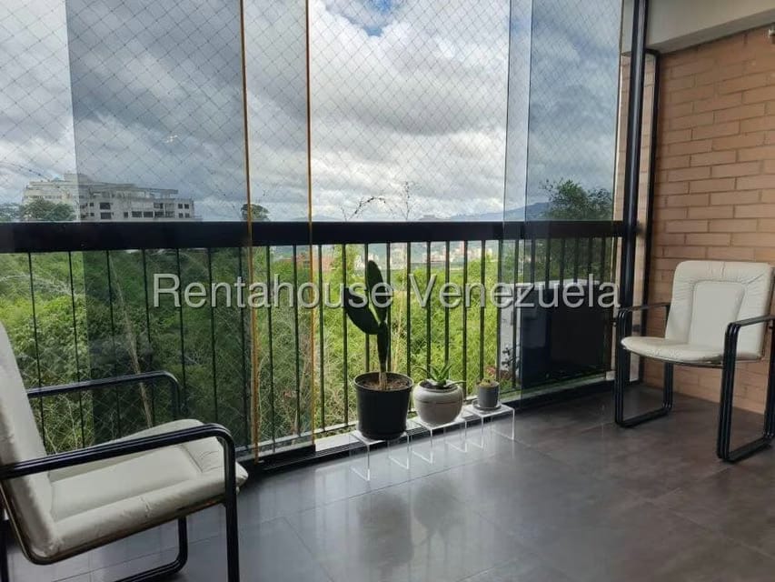 Apartamento (1 Nivel) en Alquiler en Colinas de Bello Monte, Distrito Metropolitano - 11