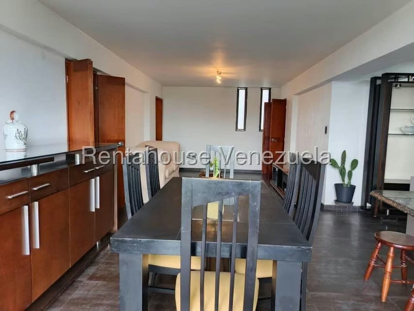 Apartamento (1 Nivel) en Alquiler en Colinas de Bello Monte, Distrito Metropolitano - 13
