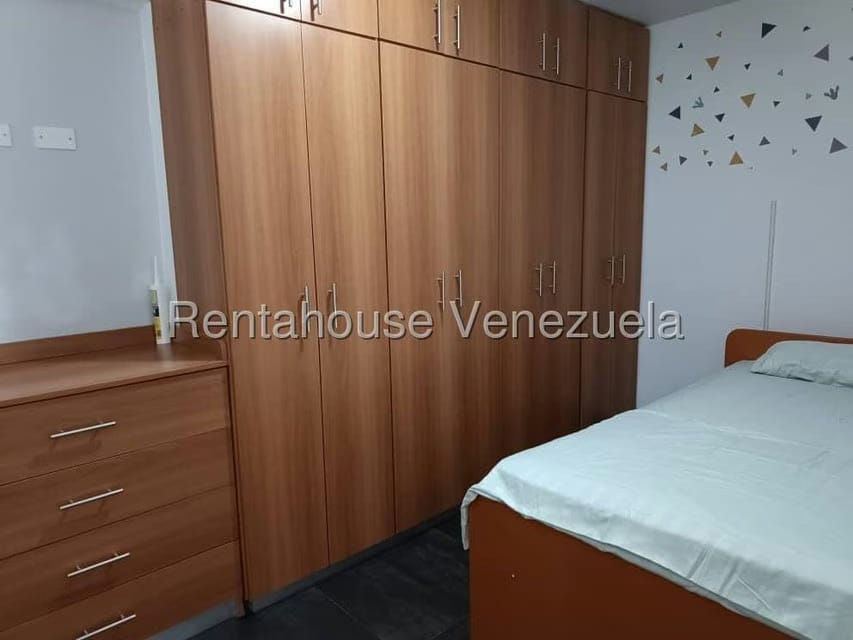 Apartamento (1 Nivel) en Alquiler en Colinas de Bello Monte, Distrito Metropolitano - 23