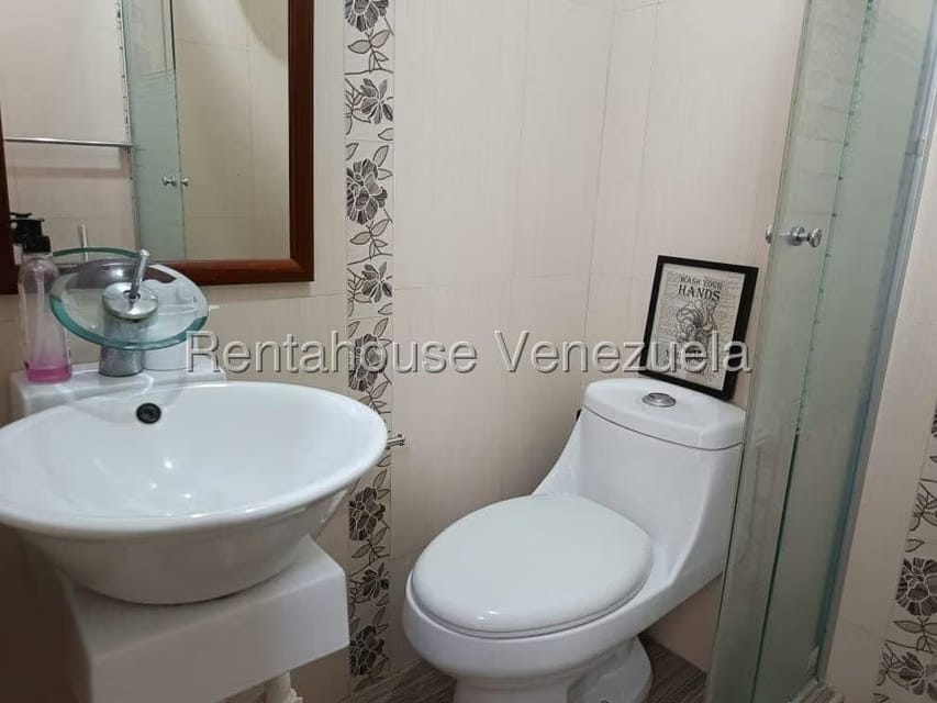 Apartamento (1 Nivel) en Alquiler en Colinas de Bello Monte, Distrito Metropolitano - 28